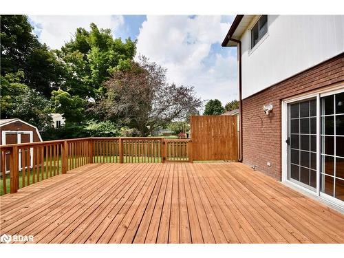 252 Nelson Crescent, Stroud, ON - Outdoor With Deck Patio Veranda With Exterior