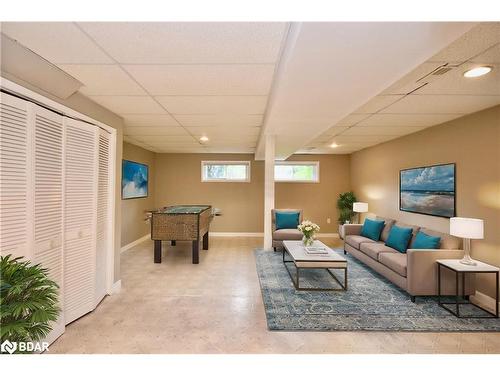 252 Nelson Crescent, Stroud, ON - Indoor Photo Showing Basement