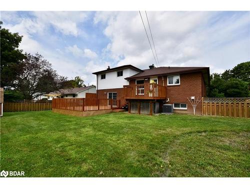 252 Nelson Crescent, Stroud, ON - Outdoor With Deck Patio Veranda With Backyard