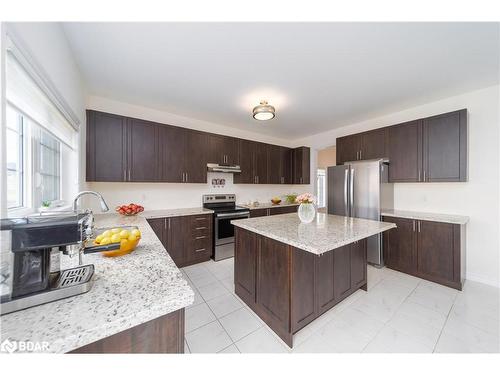 1002 Larter Street, Innisfil, ON - Indoor Photo Showing Kitchen