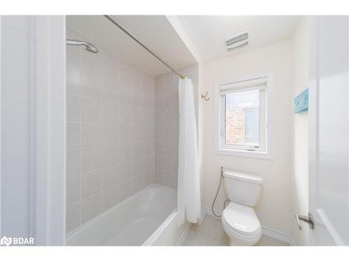 1002 Larter Street, Innisfil, ON - Indoor Photo Showing Bathroom