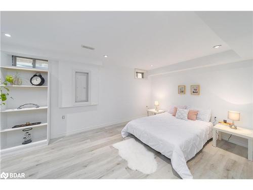 1002 Larter Street, Innisfil, ON - Indoor Photo Showing Bedroom