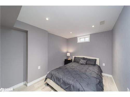 1002 Larter Street, Innisfil, ON - Indoor Photo Showing Bedroom