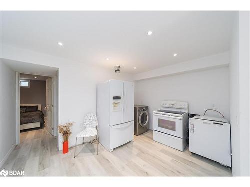 1002 Larter Street, Innisfil, ON - Indoor Photo Showing Laundry Room