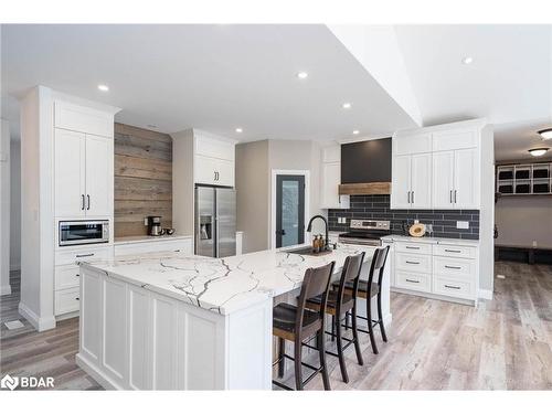 151 Mount Saint Louis Road E, Oro-Medonte, ON - Indoor Photo Showing Kitchen With Upgraded Kitchen