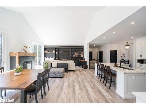 151 Mount Saint Louis Road E, Oro-Medonte, ON - Indoor Photo Showing Dining Room