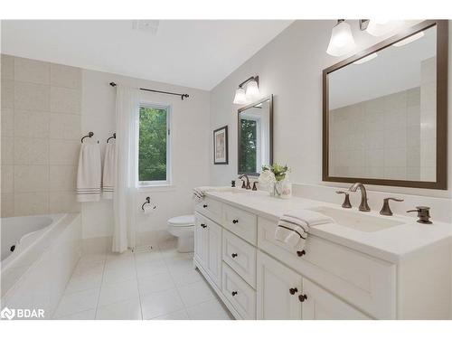 11 Park Trail, Midhurst, ON - Indoor Photo Showing Bathroom