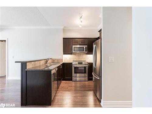 214-354 Atherley Road, Orillia, ON - Indoor Photo Showing Kitchen With Double Sink With Upgraded Kitchen