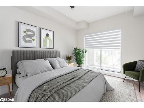 214-354 Atherley Road, Orillia, ON - Indoor Photo Showing Bedroom