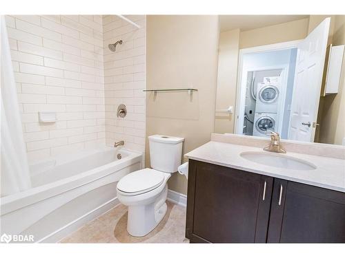 214-354 Atherley Road, Orillia, ON - Indoor Photo Showing Bathroom