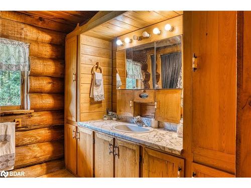 622423 Sideroad 7, Chatsworth, ON - Indoor Photo Showing Bathroom