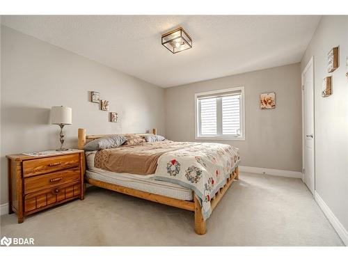 35 Royal Park Boulevard, Barrie, ON - Indoor Photo Showing Bedroom