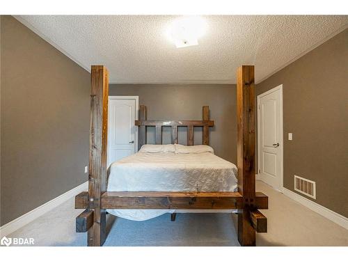 35 Royal Park Boulevard, Barrie, ON - Indoor Photo Showing Bedroom