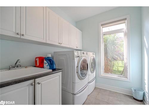 35 Royal Park Boulevard, Barrie, ON - Indoor Photo Showing Laundry Room