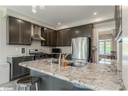 35 Royal Park Boulevard, Barrie, ON - Indoor Photo Showing Kitchen With Double Sink With Upgraded Kitchen