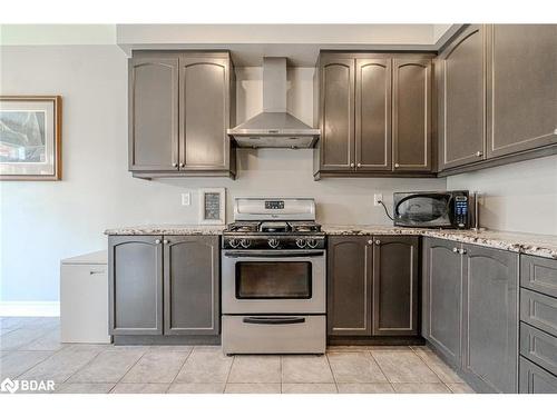 35 Royal Park Boulevard, Barrie, ON - Indoor Photo Showing Kitchen