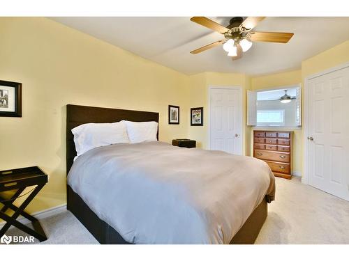 25 Laidlaw Street, Wasaga Beach, ON - Indoor Photo Showing Bedroom