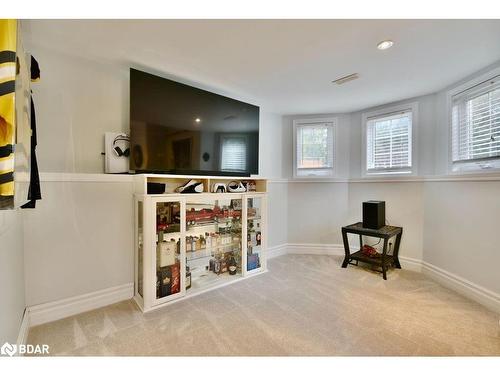 25 Laidlaw Street, Wasaga Beach, ON - Indoor Photo Showing Other Room