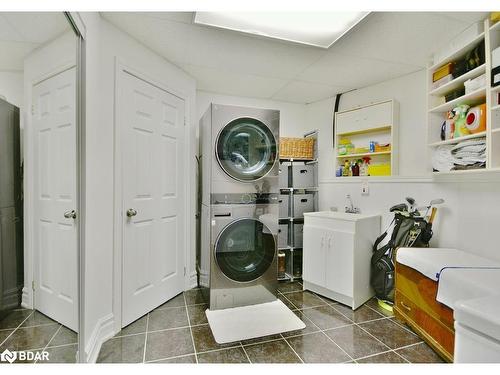 25 Laidlaw Street, Wasaga Beach, ON - Indoor Photo Showing Laundry Room