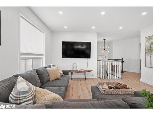 105 Wessenger Drive, Barrie, ON - Indoor Photo Showing Living Room