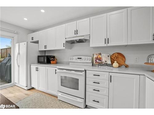 105 Wessenger Drive, Barrie, ON - Indoor Photo Showing Kitchen