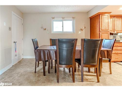 215 Phillips Street, Barrie, ON - Indoor Photo Showing Dining Room