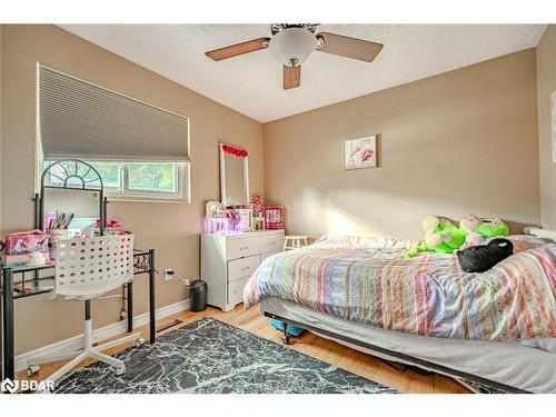 215 Phillips Street, Barrie, ON - Indoor Photo Showing Bedroom