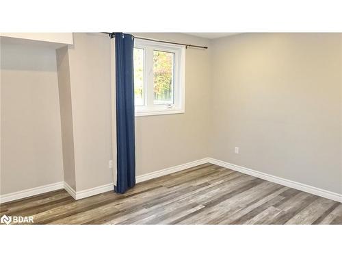 Lower-33 Camelot Square, Barrie, ON - Indoor Photo Showing Other Room