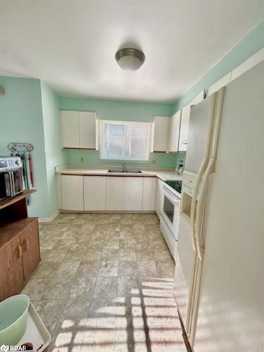 24-65 Dorchester Boulevard, St. Catharines, ON - Indoor Photo Showing Kitchen