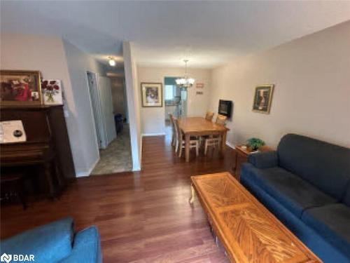 24-65 Dorchester Boulevard, St. Catharines, ON - Indoor Photo Showing Living Room