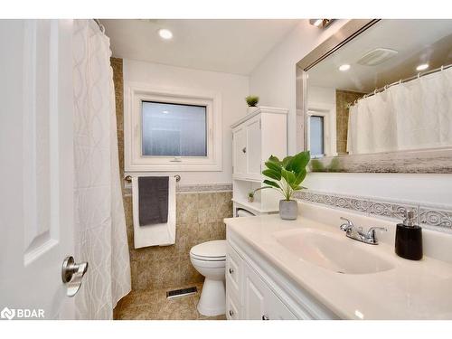 72 Jane Crescent, Barrie, ON - Indoor Photo Showing Bathroom