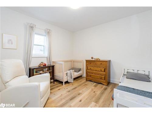 90 Eccles Street N, Barrie, ON - Indoor Photo Showing Bedroom