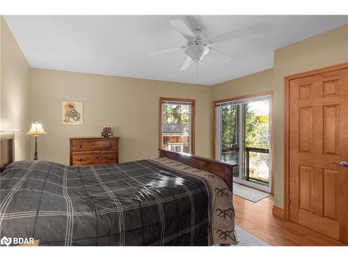 1093 Laidlaw Ave Avenue, Gravenhurst, ON - Indoor Photo Showing Bedroom