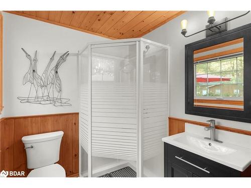 1093 Laidlaw Ave Avenue, Gravenhurst, ON - Indoor Photo Showing Bathroom