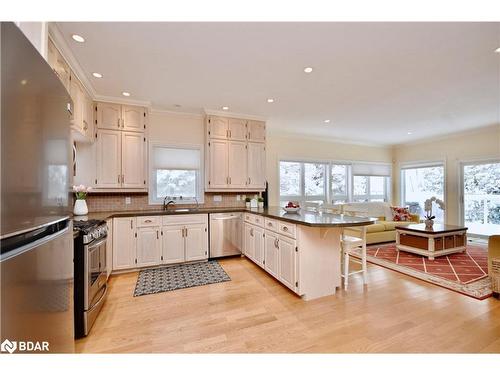 60 Balsam Street, Tiny, ON - Indoor Photo Showing Kitchen