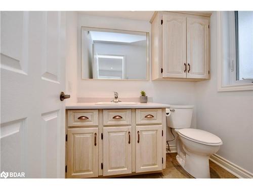 60 Balsam Street, Tiny, ON - Indoor Photo Showing Bathroom