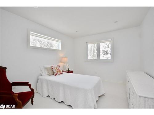 60 Balsam Street, Tiny, ON - Indoor Photo Showing Bedroom