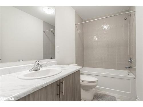 31 Bluebird Lane, Barrie, ON - Indoor Photo Showing Bathroom