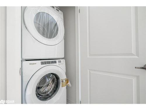 31 Bluebird Lane, Barrie, ON - Indoor Photo Showing Laundry Room