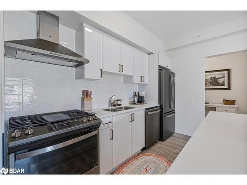 104-10 Culinary Lane, Barrie, ON - Indoor Photo Showing Kitchen With Double Sink With Upgraded Kitchen