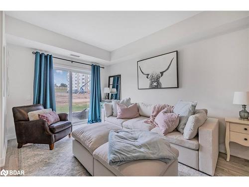 104-10 Culinary Lane, Barrie, ON - Indoor Photo Showing Bedroom