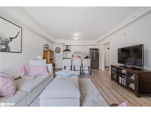 104-10 Culinary Lane, Barrie, ON - Indoor Photo Showing Living Room