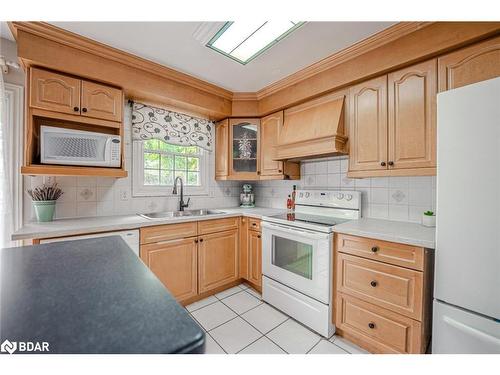 9 Oriole Court, Barrie, ON - Indoor Photo Showing Kitchen With Double Sink