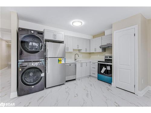 1-98 Peel Street, Barrie, ON - Indoor Photo Showing Laundry Room