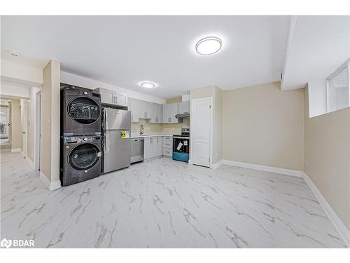 1-98 Peel Street, Barrie, ON - Indoor Photo Showing Laundry Room