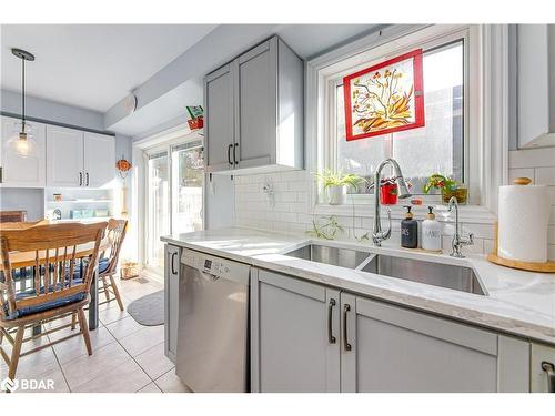 117 Bentley Crescent, Barrie, ON - Indoor Photo Showing Kitchen With Double Sink