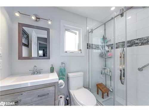 117 Bentley Crescent, Barrie, ON - Indoor Photo Showing Bathroom