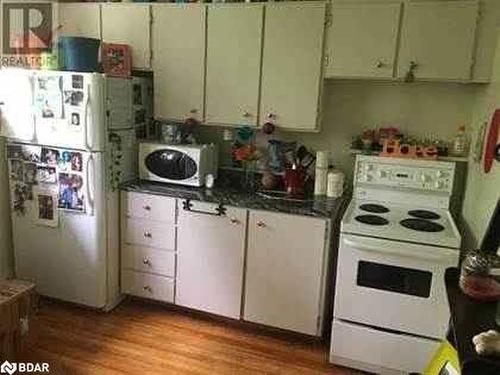 29 Ross Street, Barrie, ON - Indoor Photo Showing Kitchen