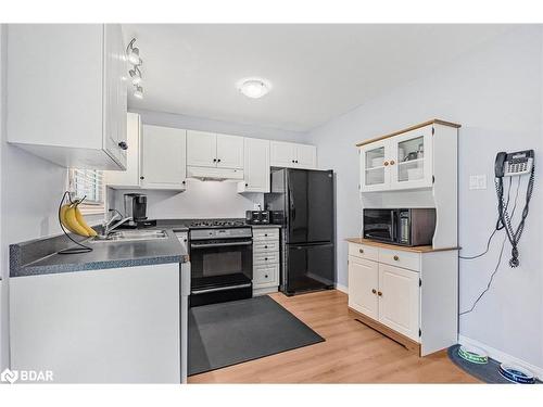 50 Brighton Road, Barrie, ON - Indoor Photo Showing Kitchen