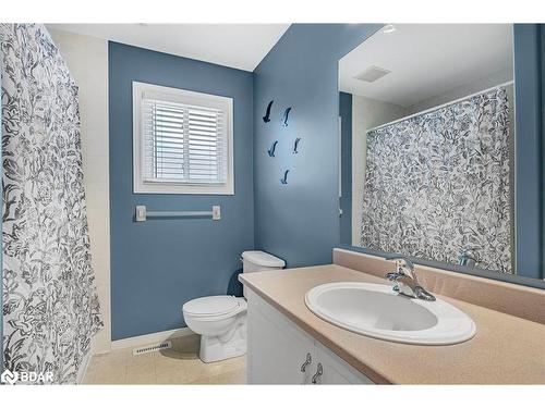 50 Brighton Road, Barrie, ON - Indoor Photo Showing Bathroom